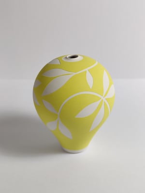 Image of Small Yellow & White Leaf Vessel 