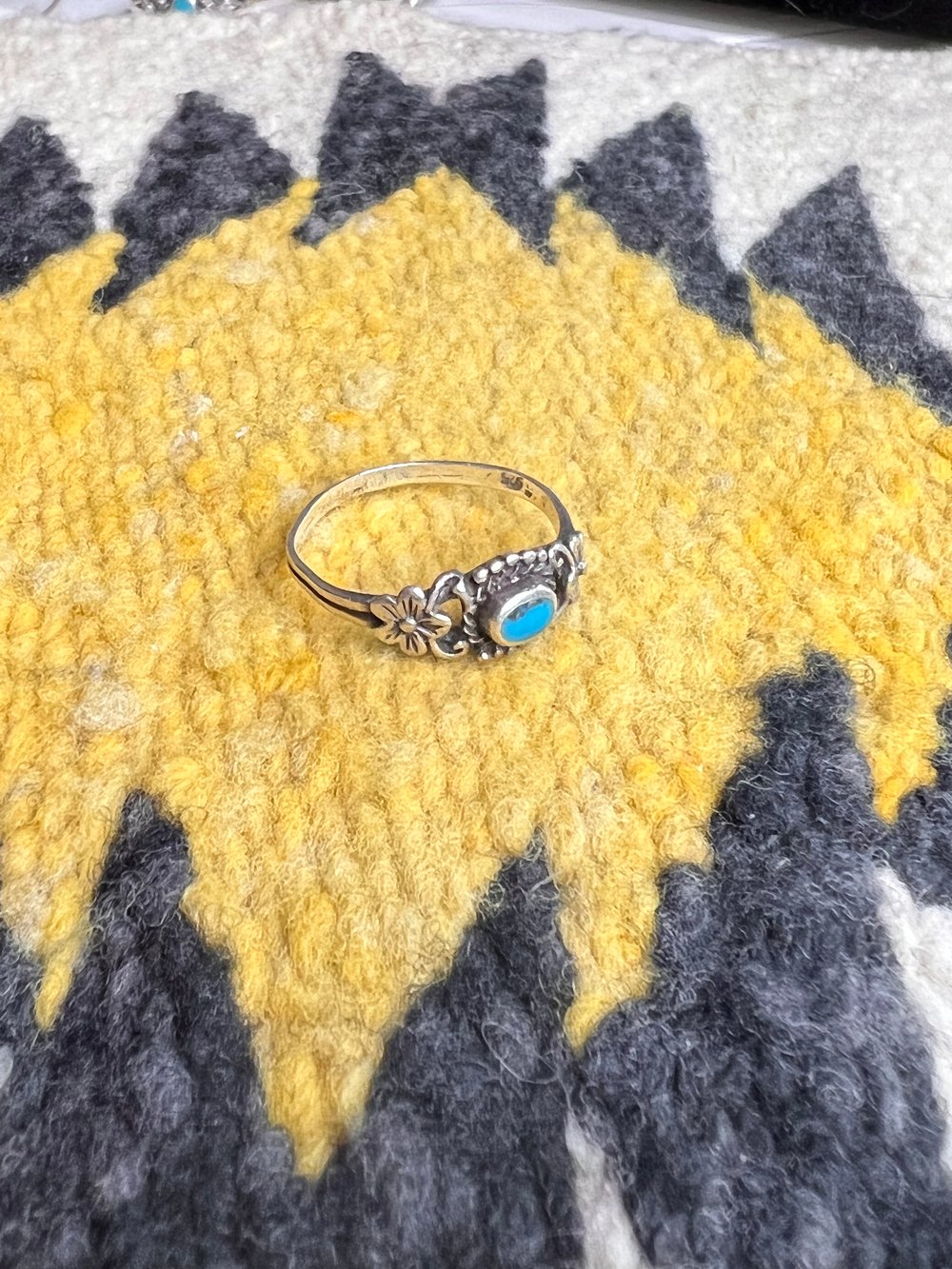 Sterling & Petite Turquoise Floral Ring (9.25)