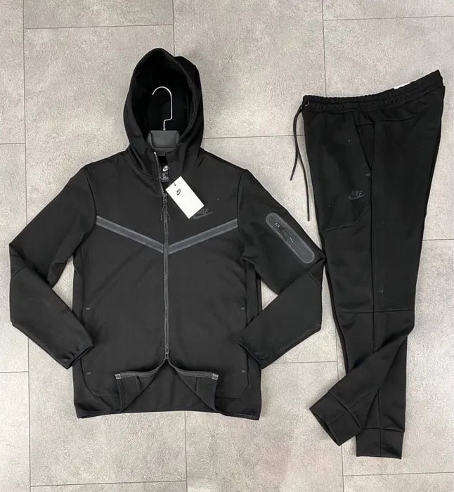 Nike Tech Fleece Tracksuit | SuomiReps