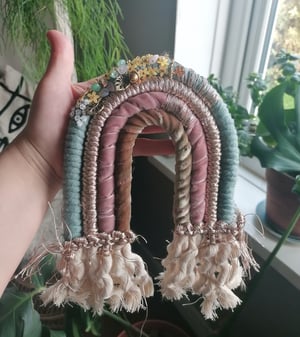 Beaded macrame rainbow Lauren and pinks