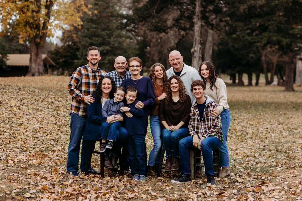 Image of Cyber Monday Extended Family Session!