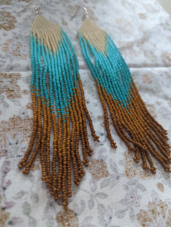 nibi miinawaa wiiyagasenh - "water and earth" fringes