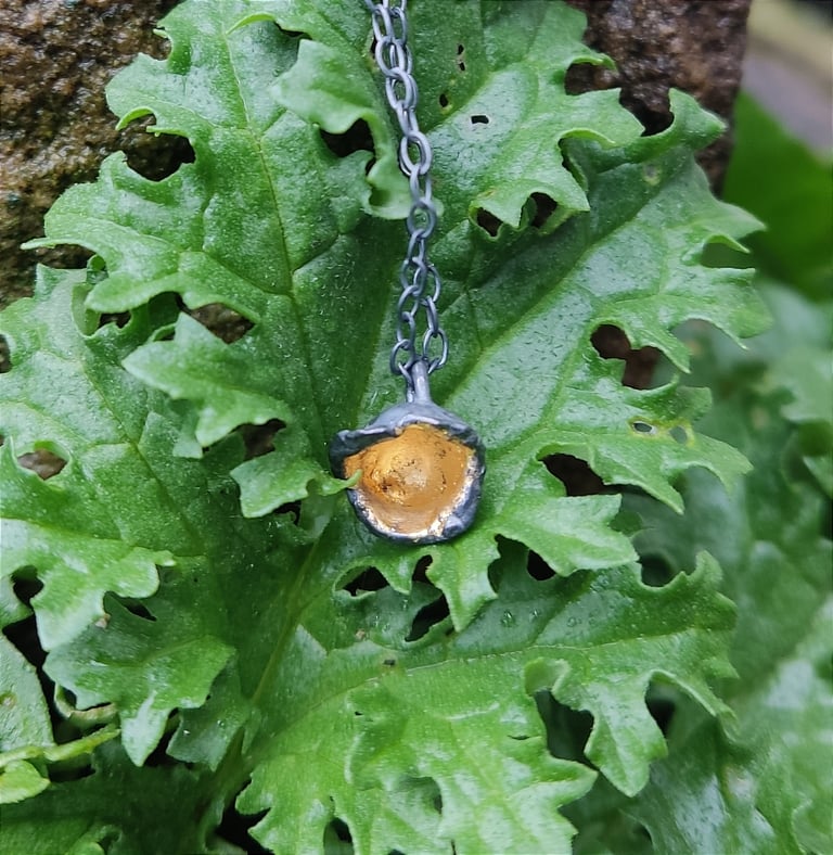 Cast cup necklace Image 2