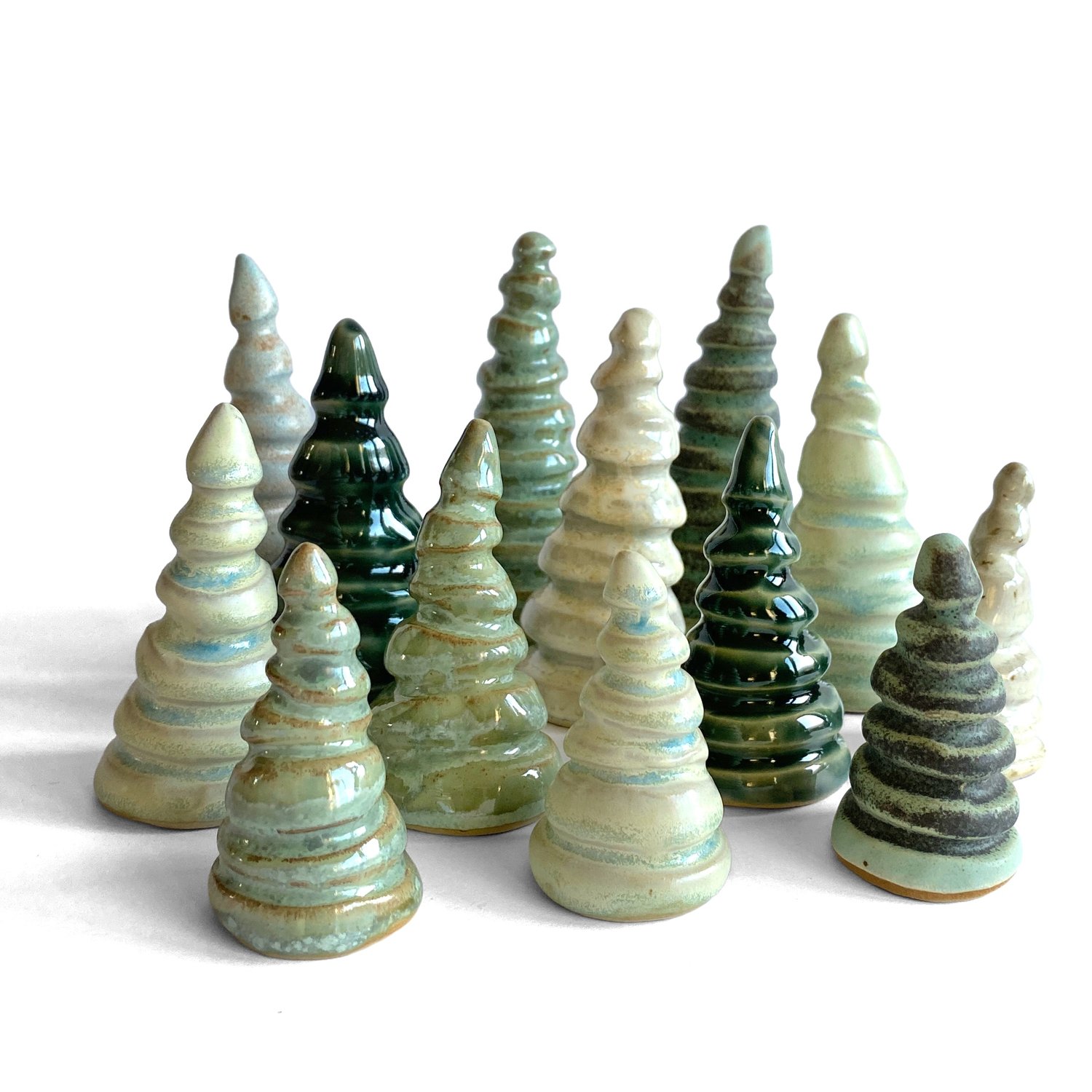 Image of Keramik juletræ - flere størrelser og farver