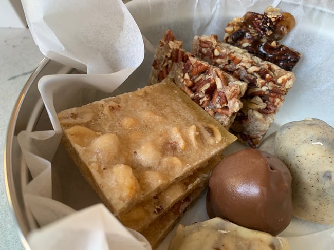 Hanukah Candy Tin with Hanukah Card