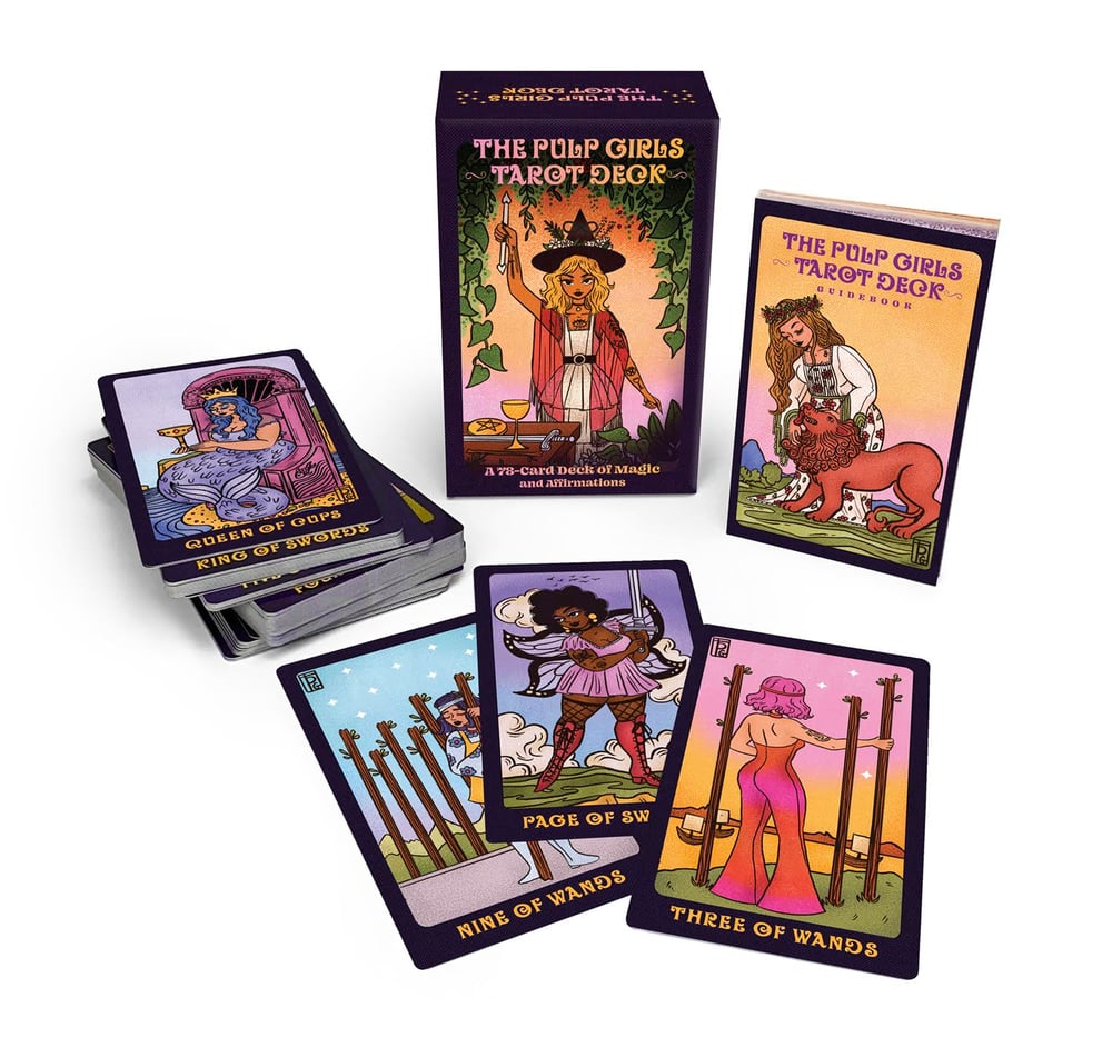 Image of THE PULP GIRLS TAROT DECK