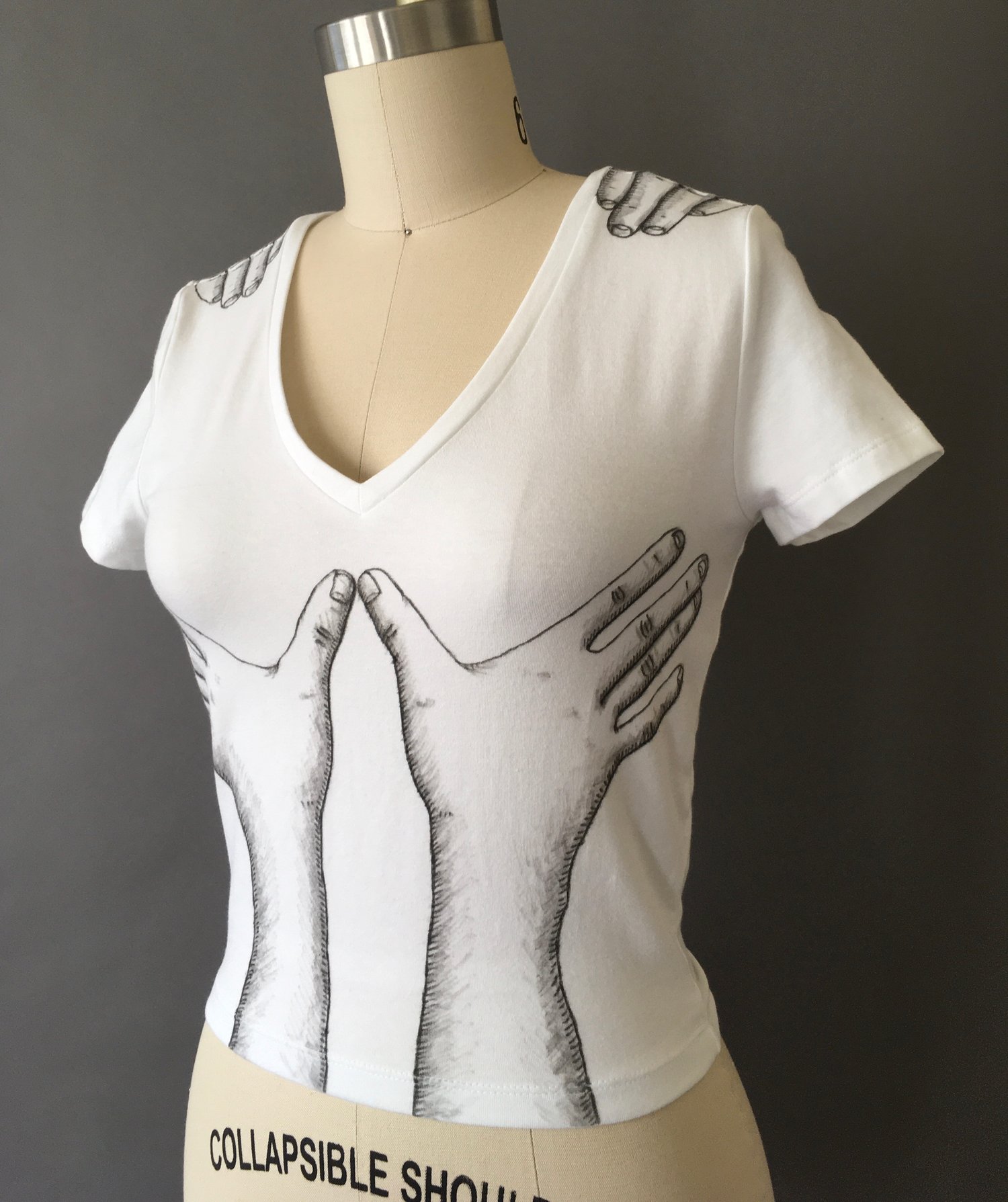 Image of Las Manos - Support V Neck