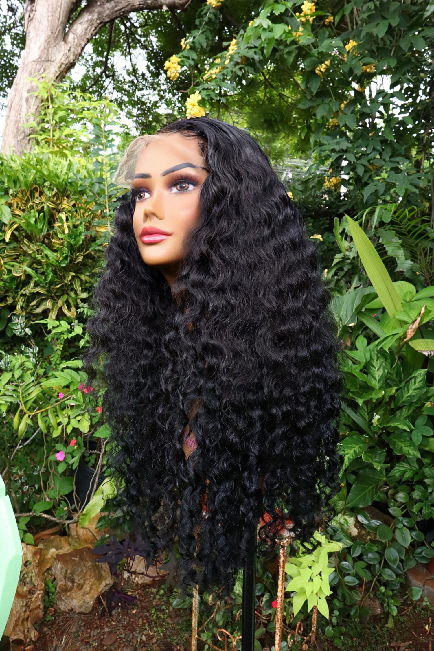 Image of Keisha 20" Super Wavy Curly Crown