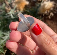 Image 2 of enamel daisy ring