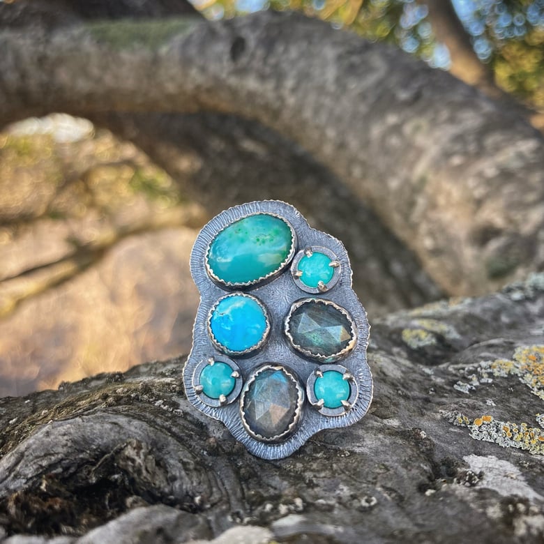 Image of seven stone wander ring