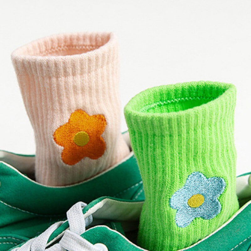 Image of FLOWER CHILD SOCKS