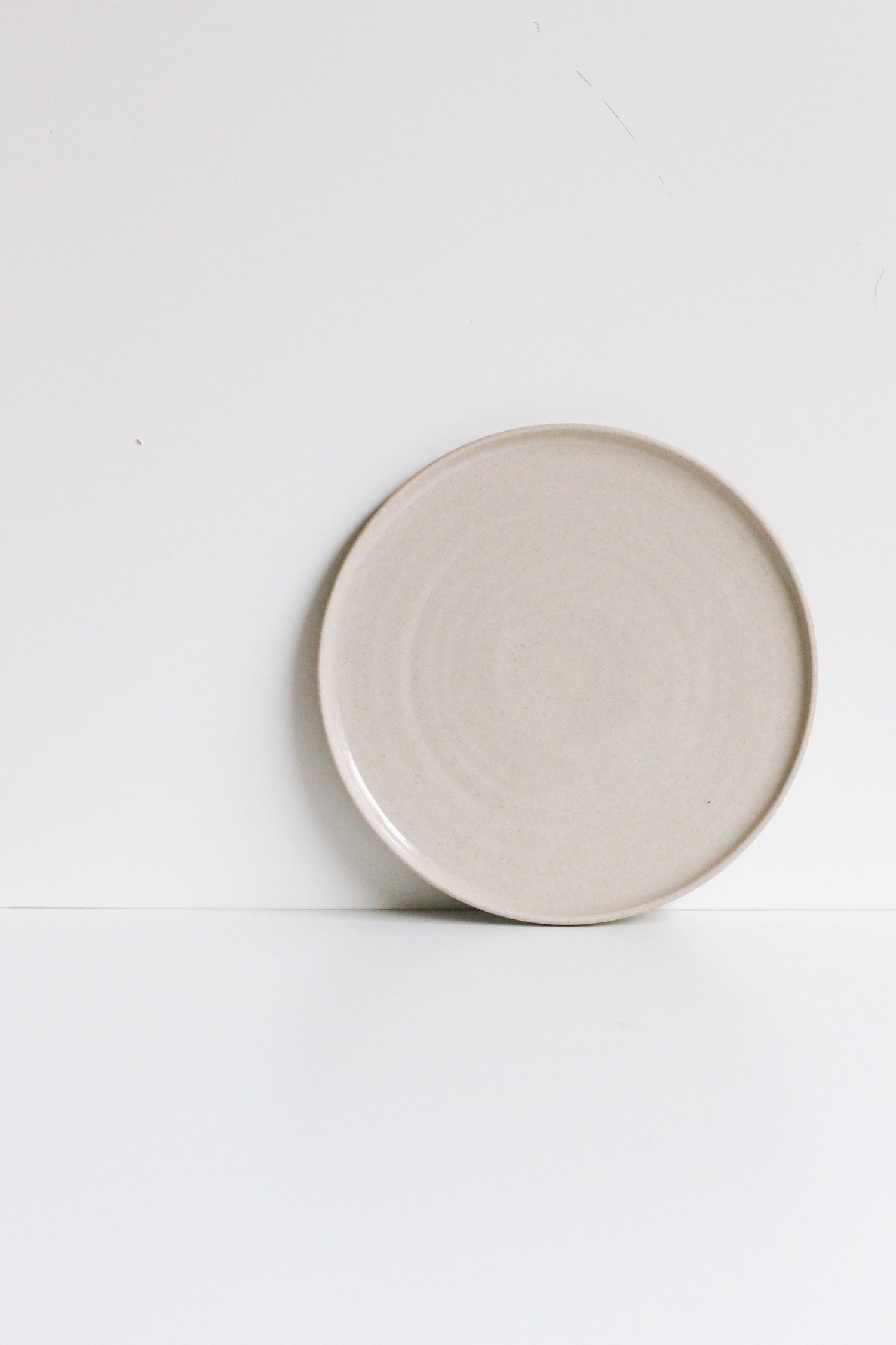 Image of Dinner Plate / Various Shades