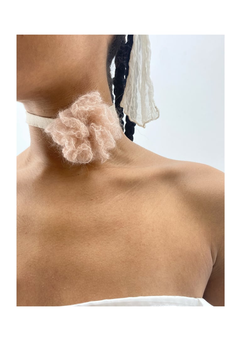 Blooming from the neck Flower Tie