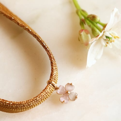 Image of Bracelet fleur rose sur lien curry