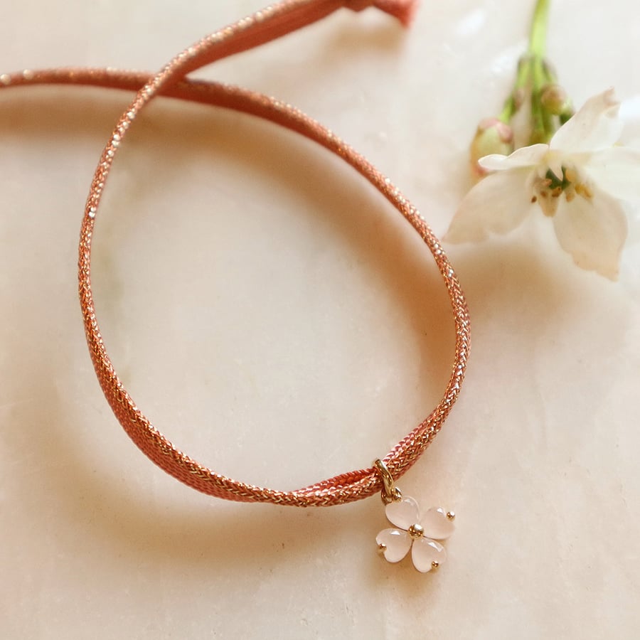 Image of Bracelet fleur rose sur lien vieux rose