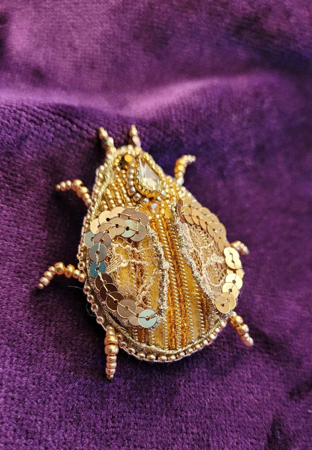 Image of Broche brodée CHRYSINA RESPLENDENS