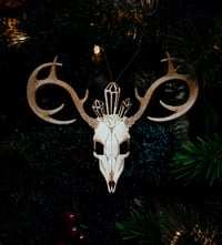 Image 2 of JARNVID Yule Decor Pack: 1 Deer Skull + 1 Cat Skull + 1 Raven Skull (3 decor items total)