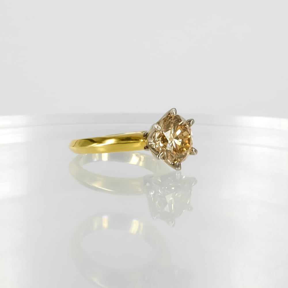 Image of 18ct yellow gold 2.03ct champagne diamond solitaire engagement ring.PJ5737