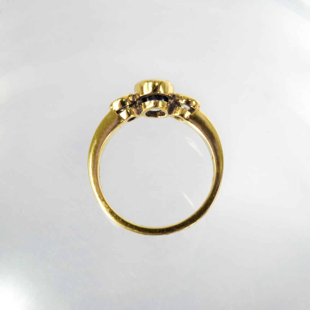 Image of 18ct yellow gold sapphire and diamond dress ring. PJ0406