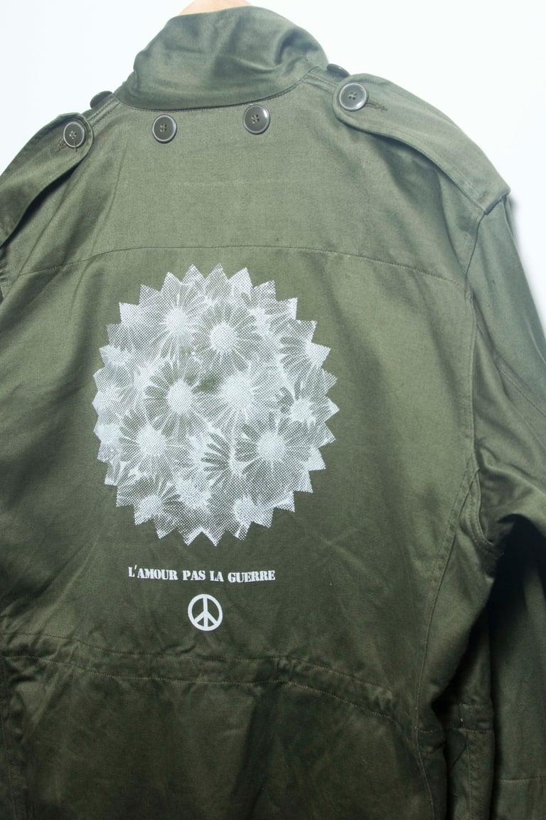 Seconde Main Grande Ourse / Veste militaire "L'amour pas la guerre" Image 5