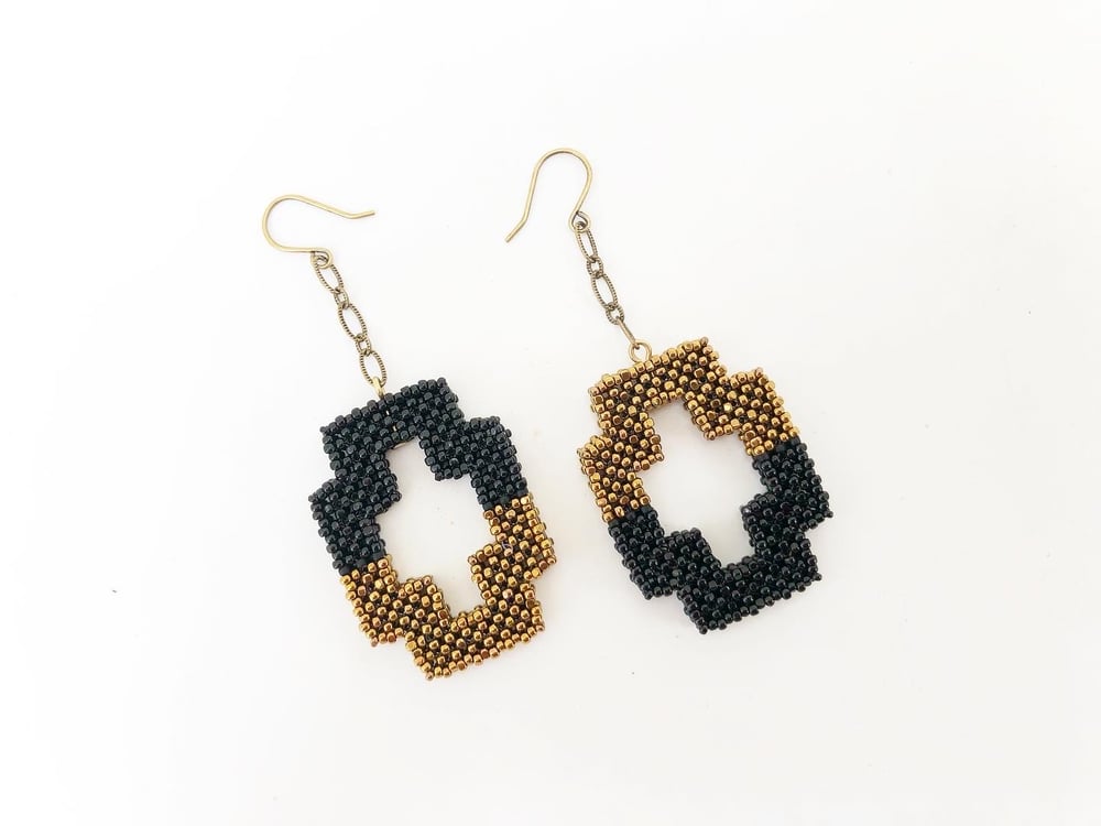 Image of Bronze & Black open diamond beaded earrings 