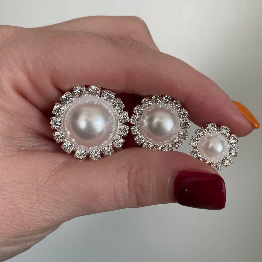 Image of Diamond Pearl Plugs (sizes 2g-3/4)