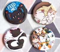 Image 2 of Cat button