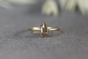 Image of 18ct gold, long hexagonal, pale citrine diamond ring (IOW200)