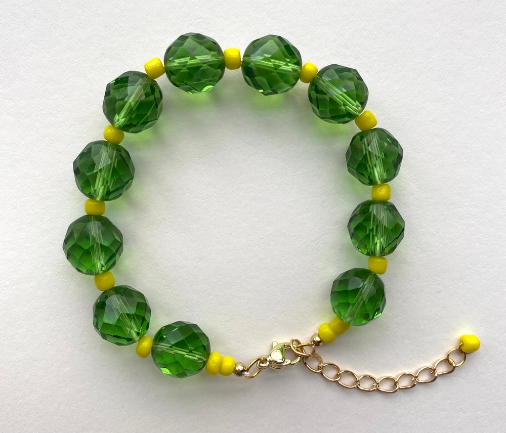Image of Green Future Crystal Ball Bracelet