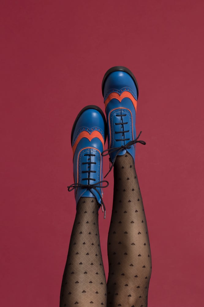 Image of Bota oxford cordones azul y naranja