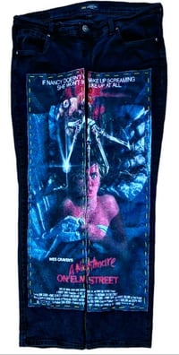 A NIGHTMARE ON ELM STREET 33×32