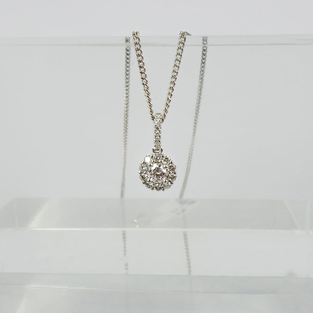 Image of 14ct white gold diamond cluster pendant. PJ5997