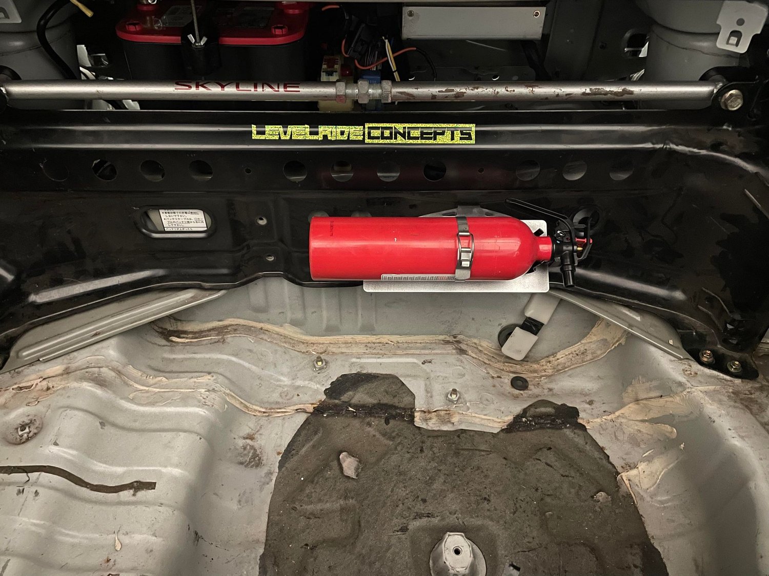 Nissan Skyline R32/R33/R34 Fire Extinguisher Trunk mount | Levelride ...