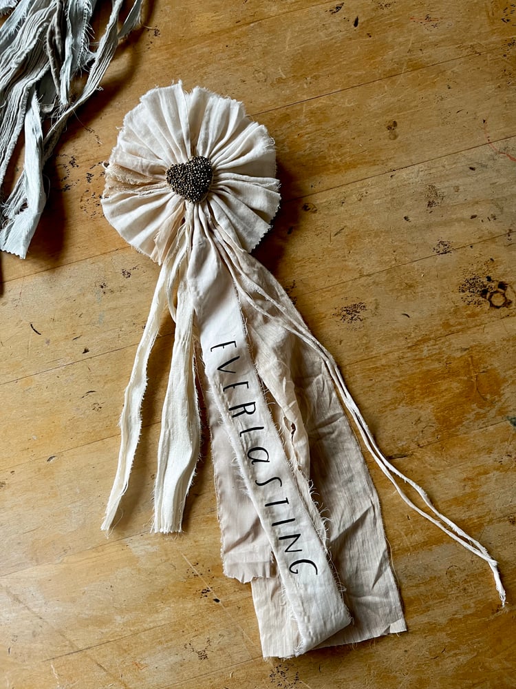 Image of Everlasting Petite Prize Ribbon