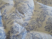 Image 3 of Stunning Toile de Jouy in Delft Blue Single Eiderdown - Ready to Go!