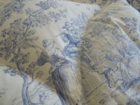 Image 4 of Stunning Toile de Jouy in Delft Blue Single Eiderdown - Ready to Go!