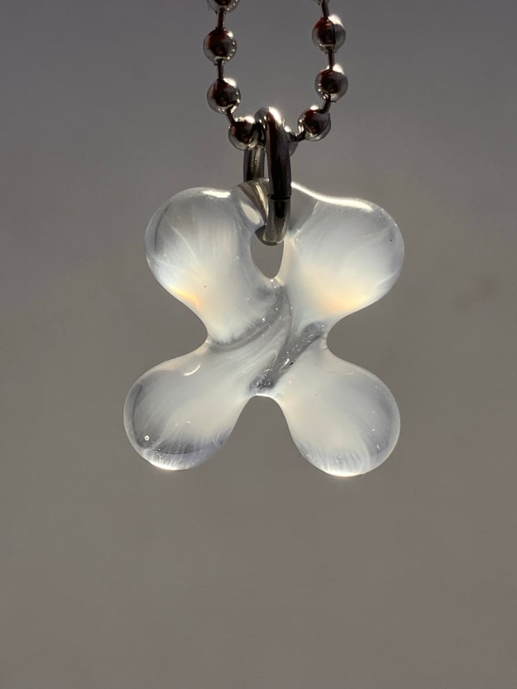 Image of hot glue clover 