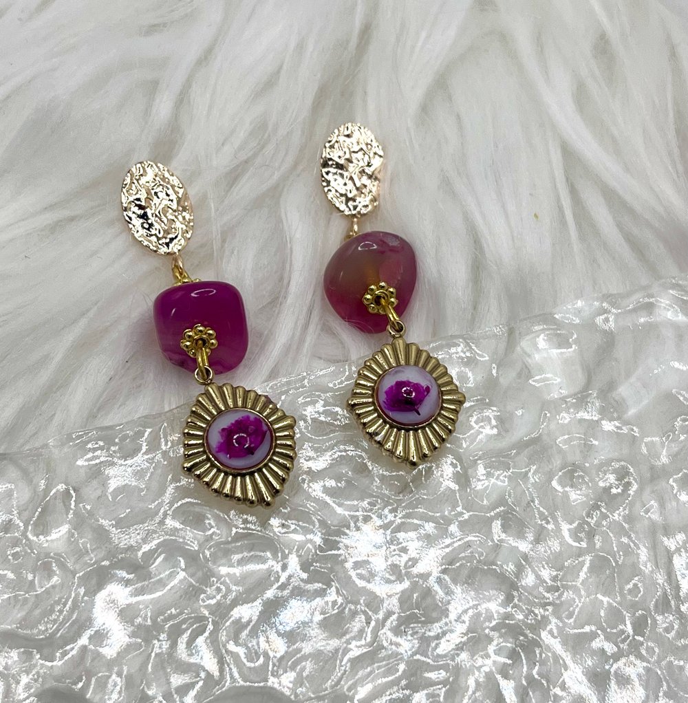 Image of PURPLE FLORAL BEADED DANGLES 