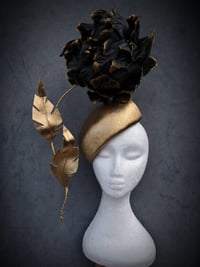 Image 2 of 'Peony' in Black and Gold