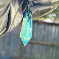 Image 16 of Crystal Pendant 2 - Aquatic Opalescent Twist