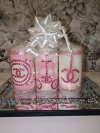 Image 2 of PINK CARRIAGE CANDLE SET