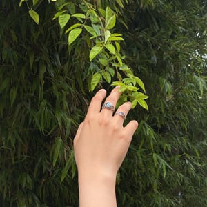Image of Labradorite Moonstone cabochon vintage style silver ring