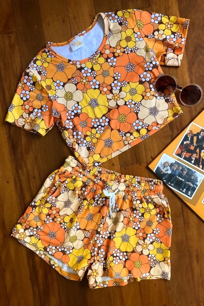 Crop and Jogger shorts SET in Spring fling