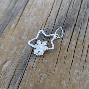 Image of Starry/snowy night star pendant