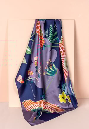 Image of PAÑUELO MARISMAS 100% SEDA