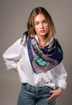 Image of PAÑUELO MARISMAS 100% SEDA