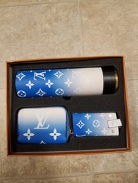 Image 2 of LV Vacuum insulated Thermos  Bottle with Digital Display