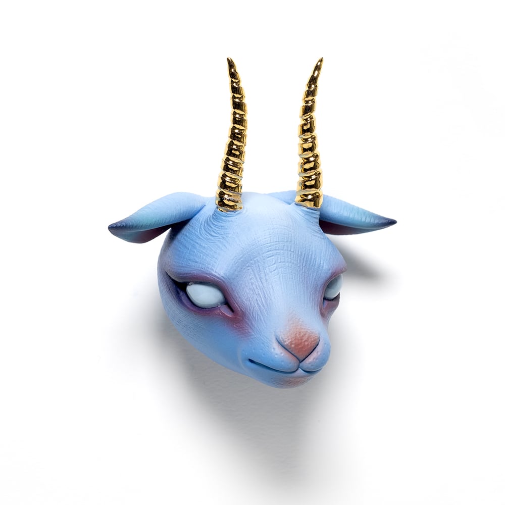 Image of Chikkoi Yagi Guardian (blue/gold horns)