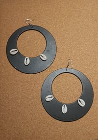 Image 4 of Large Wooden/Cowrie Shell Earrings (1)