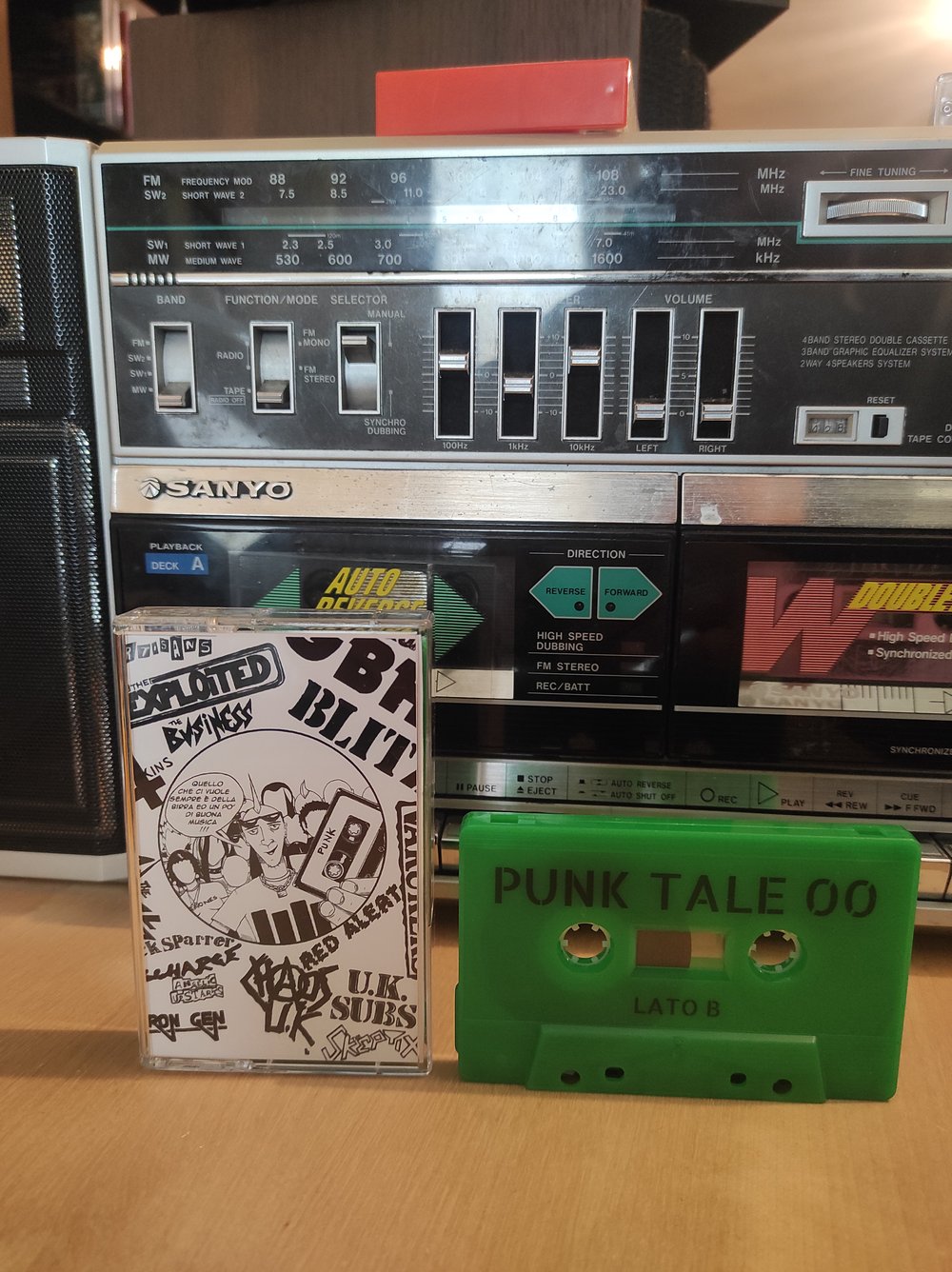  PUNK TALE #0 - Reissue. COMIC + TAPE